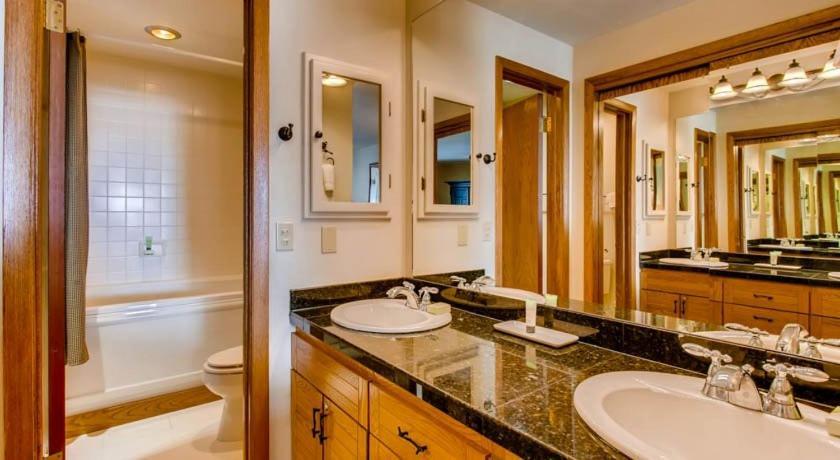2 Bedroom 2Ba Spacious Condo With A Fireplace Condo كريستيد بات المظهر الخارجي الصورة